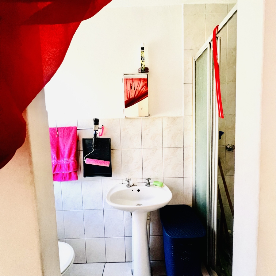 1 Bedroom Property for Sale in Guldenland Western Cape